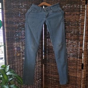 2BWU to be with you Rugged Stretchy Jeans 👖